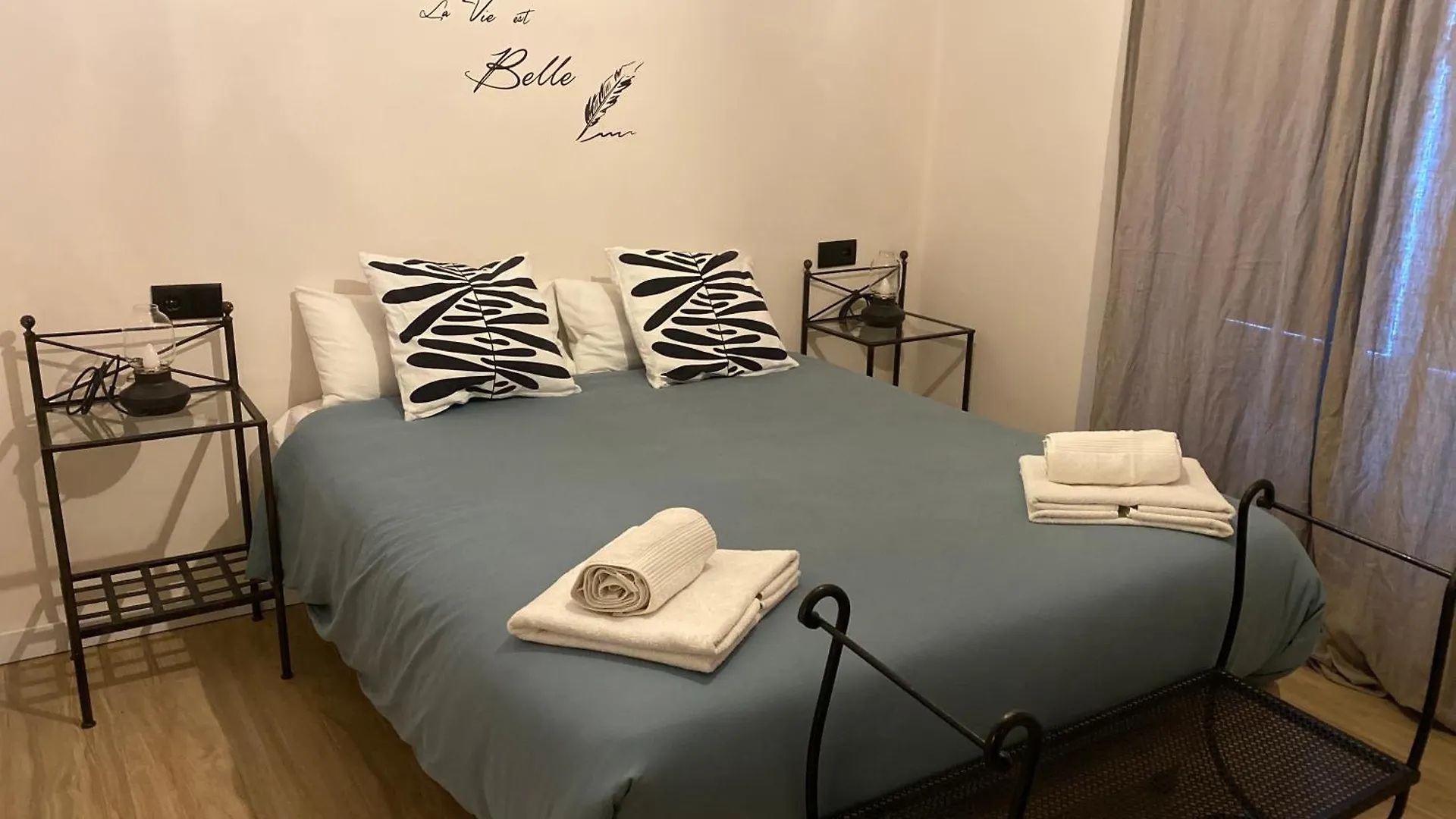 Apartamentos Mercado De Triana Seville Spain